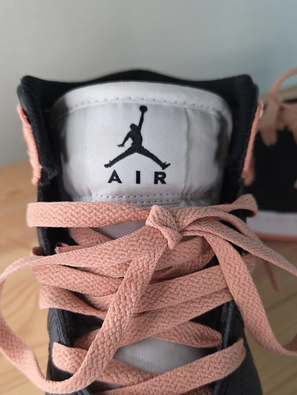 Nike Air Jordan Metro 1 Mid GS DM9077-108 Coral Black White Kids Sneaker Sz 4Y